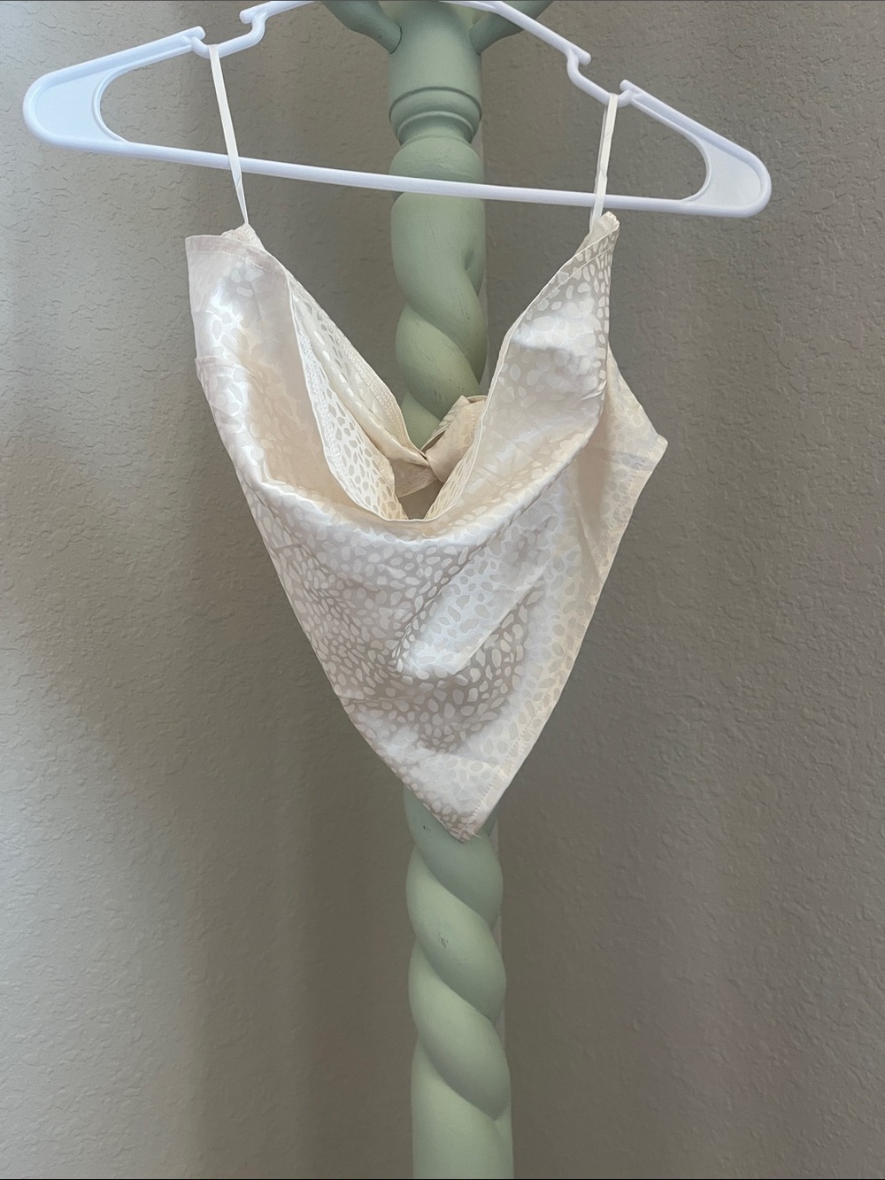 4/$20 SHEIN Cream Satin Jacquard Bandeau Scarf Top